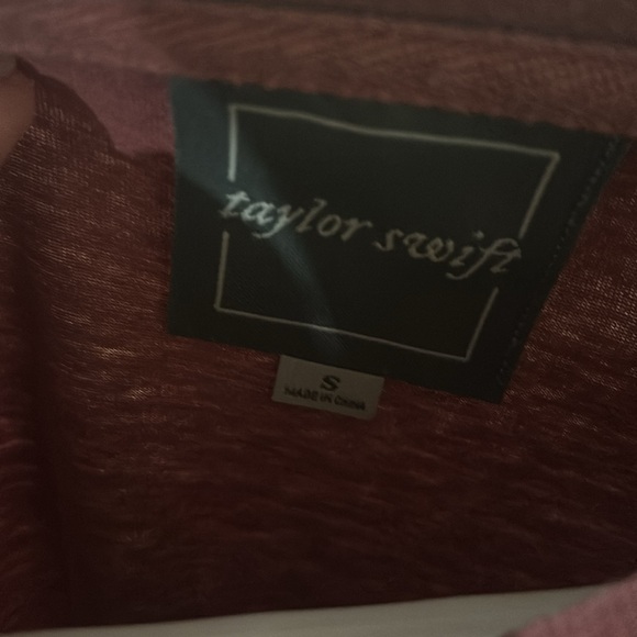 Taylor Swift official Merch the lakes t-shirt folklore - Picture 4 of 6
